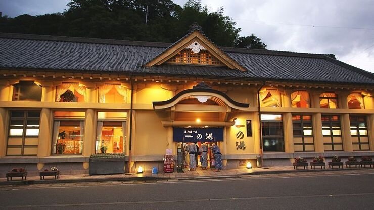 Традиционная общественная баня в Японии.