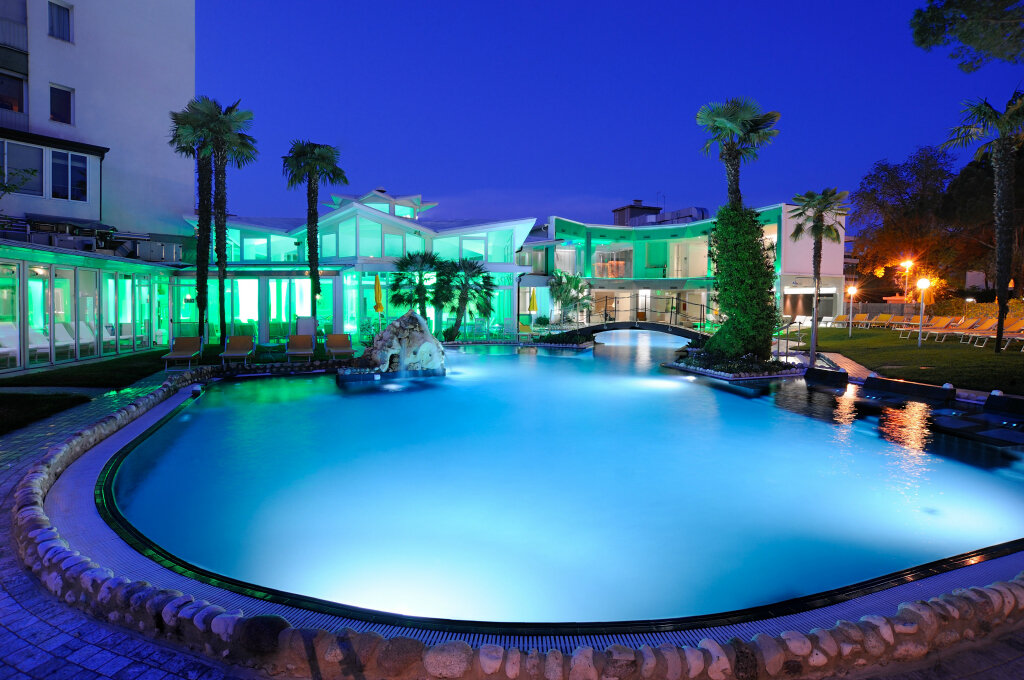 Абано терме ля резиденс. Термальный комплекс в абано терме. Абано терме город. Абано терм. Абано терме.