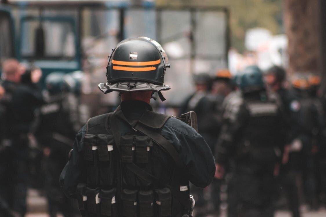 Фото с сайта pexels.com. Автор: Mat Reding.
Полиция.