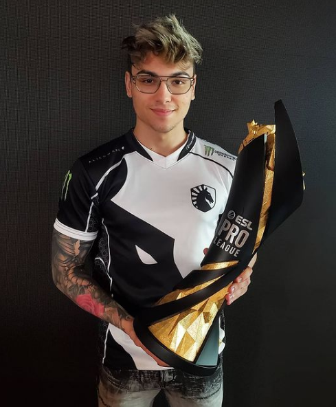 Twistzz