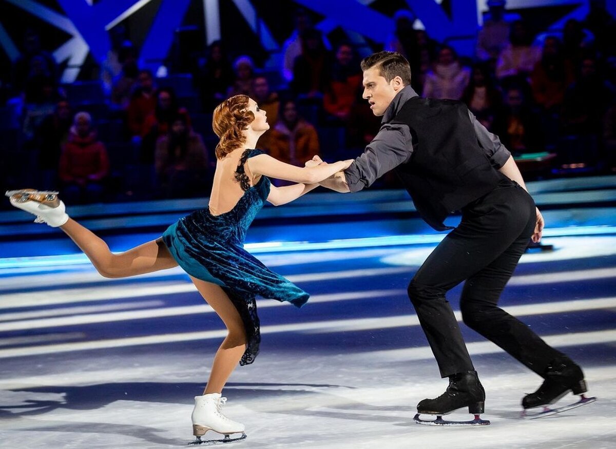 Ольга Кузьмина и Александр Энберт танцуют под песню «Я полюбила вас». Источник фото: Инстаграм @kuzmummy 