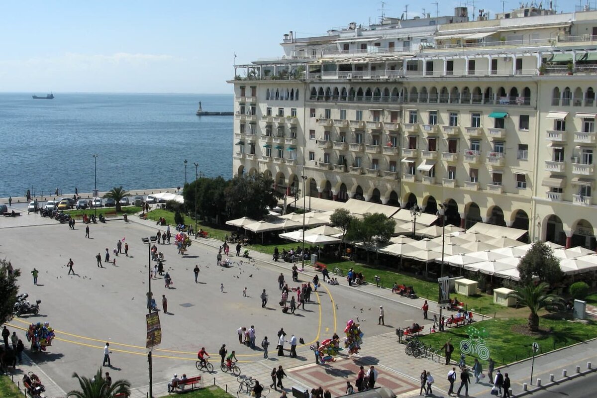 Площадь Аристотеля