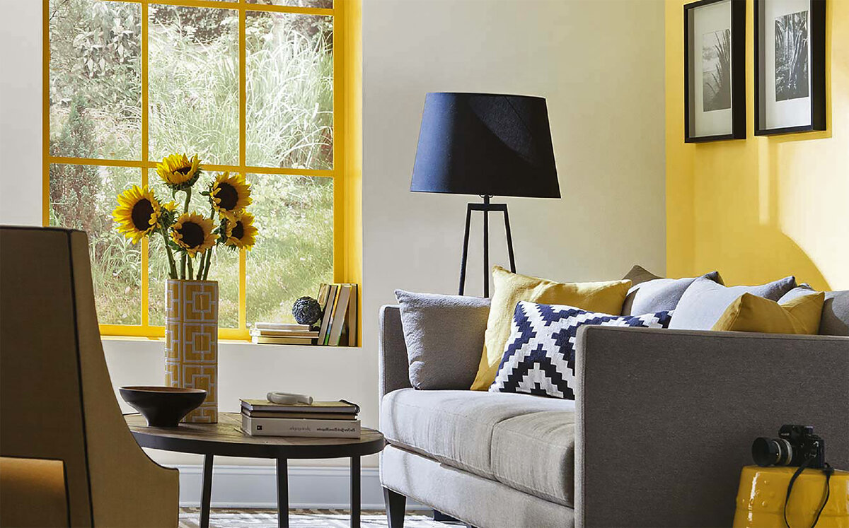 Гостиная в серо-жёлтых тонах