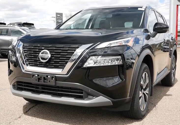 Вид автомобиля спереди