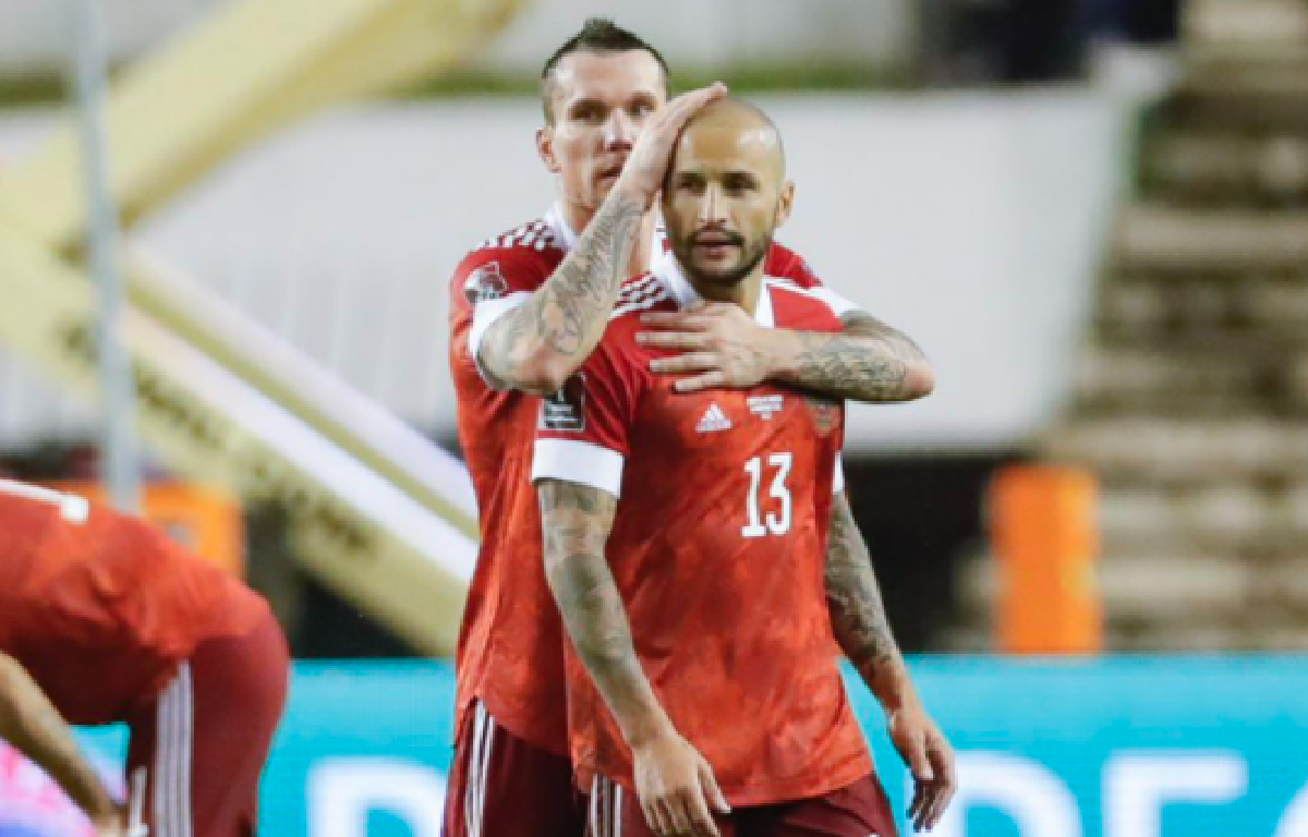 Партнеры утешали Федора Кудряшова, но утешить российских болельщиков сейчас сложно. Фото: РФС