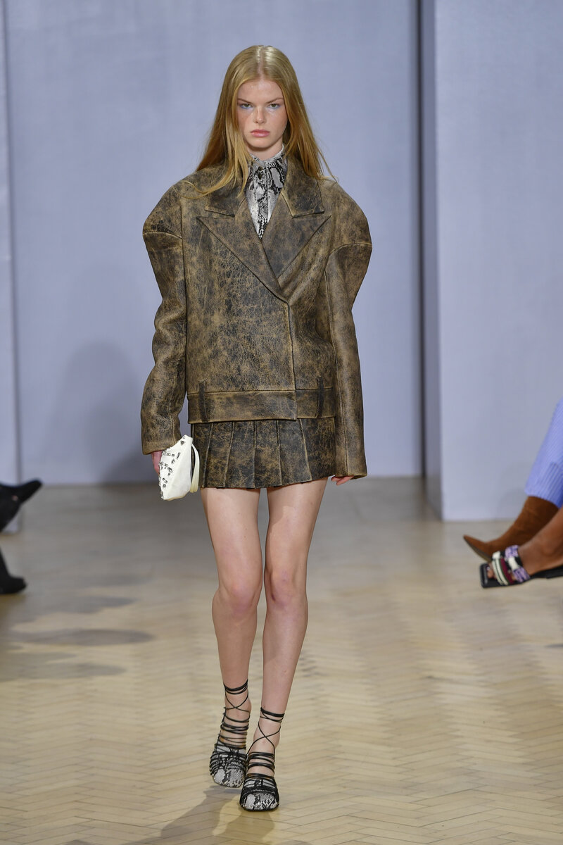     16Arlington весна-лето 2023