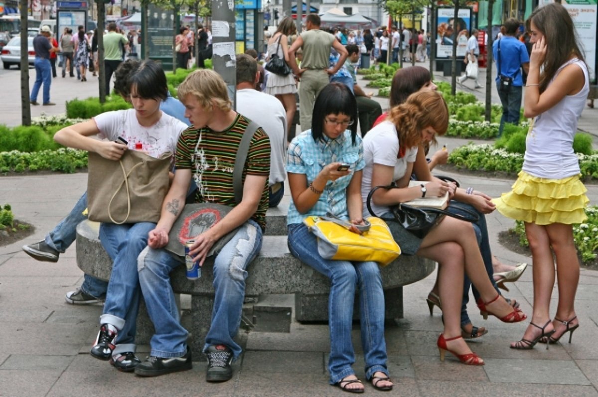    Поток рекламы на телефоне отвлекает нас от насущных дел.