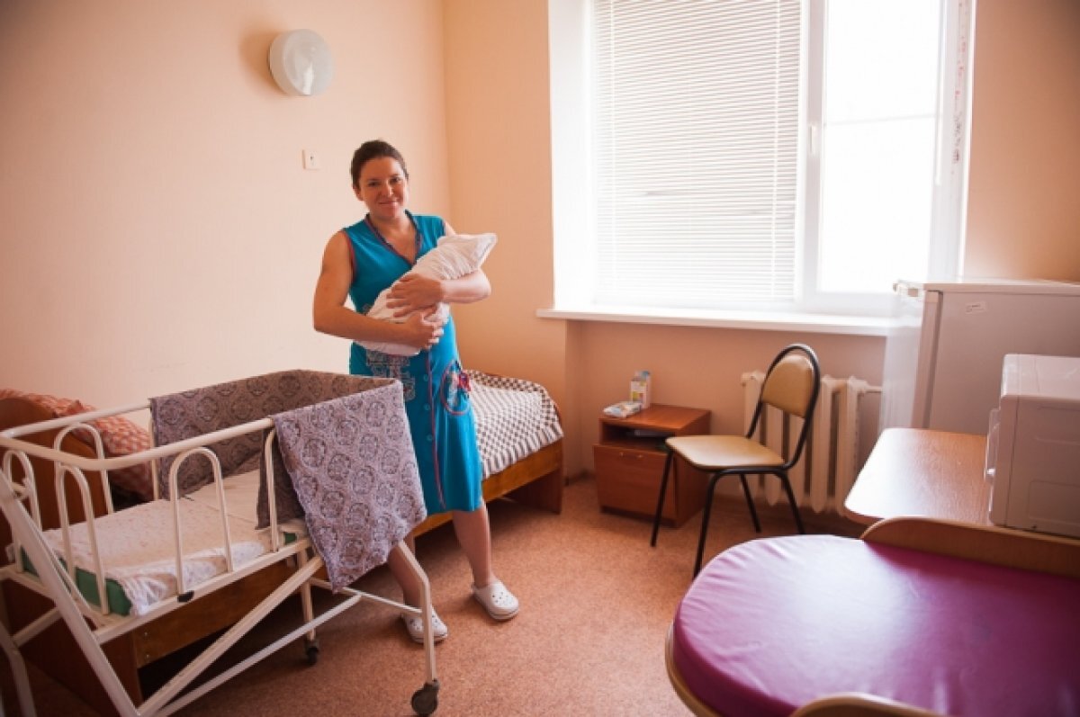    Летом в Астраханской области родилось почти 2500 детей