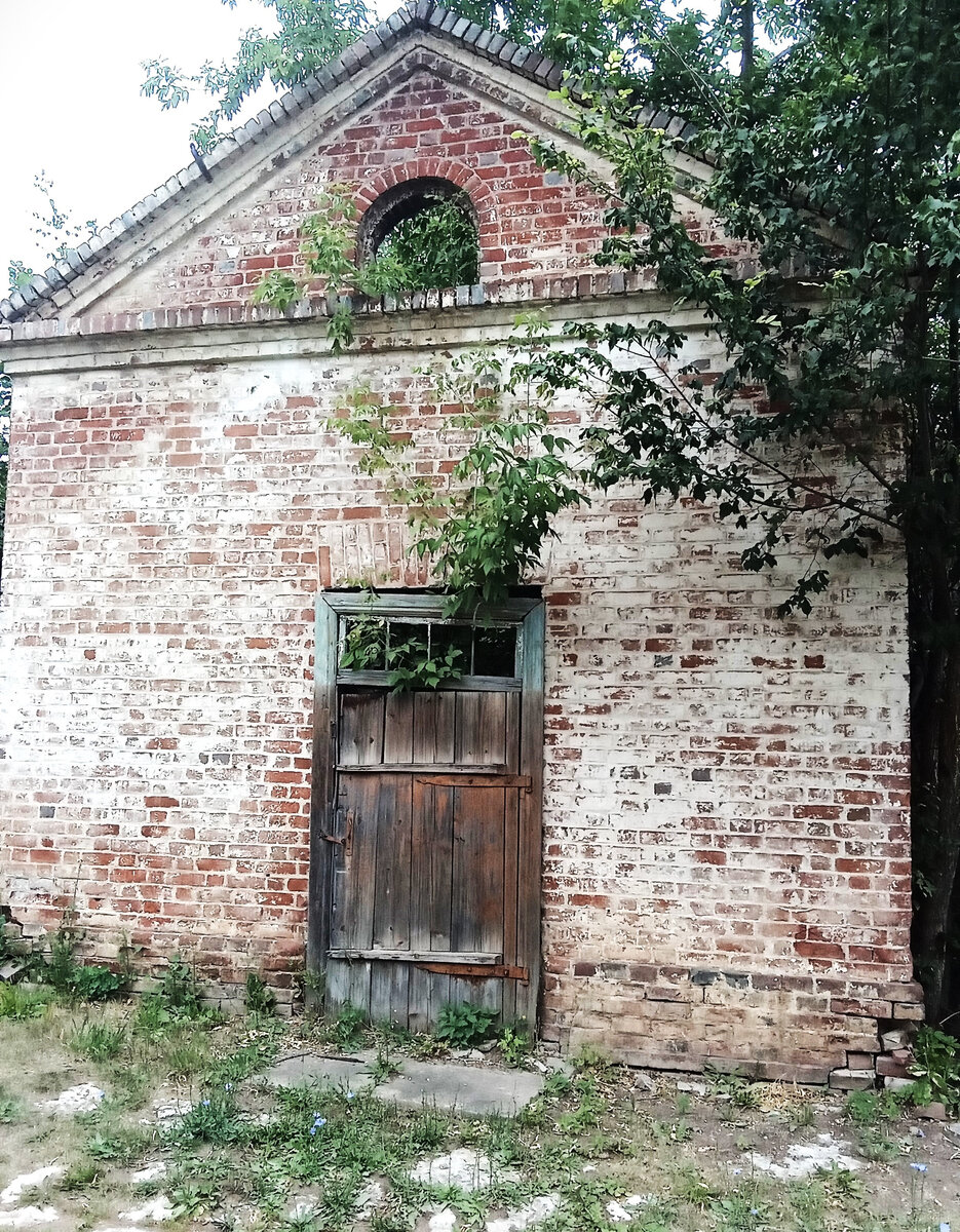Пристрой к барским конюшням. Фото автора канала