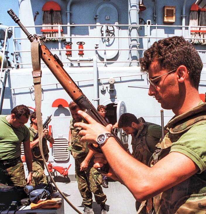 Испанский моряк с винтовкой СЕТМЕ С.