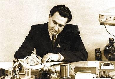 Ф. Кулаков продолжительное время являлся доброй феей для Горбачёва