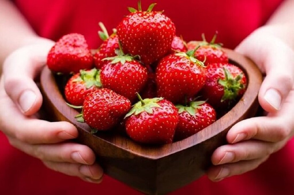 Чем полезна клубника? Фото с сервиса Яндекс.Картинки