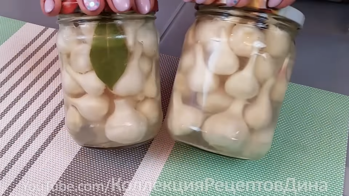 Хрустящие маринованный чеснок