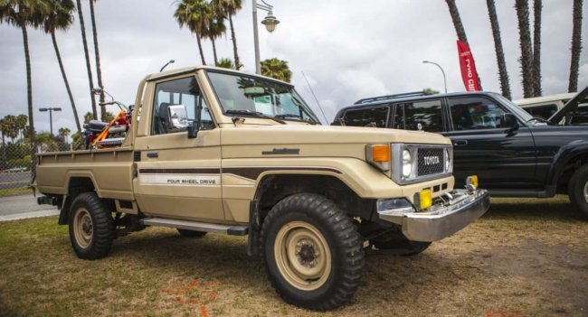 Toyota Land Cruiser 70-й серии проходил испытания на полигоне в Бронницах ещё в прошлом веке, а именно в 1988-м году