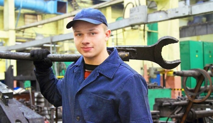 Устроится на работу механиком