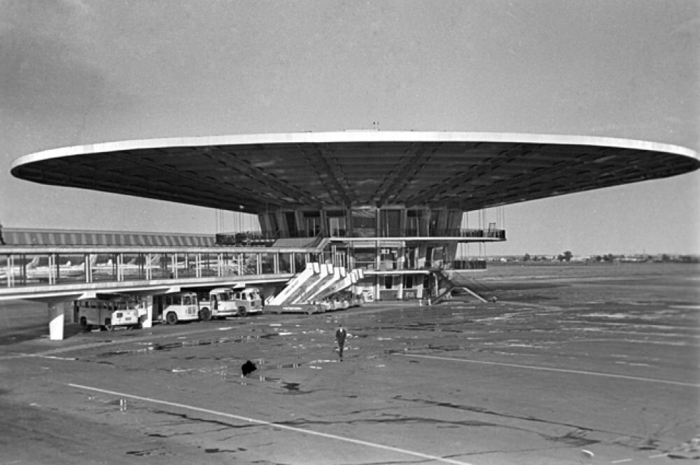 Посадочный терминал аэропорта 1968 год. Фото с сайта aif.ru 