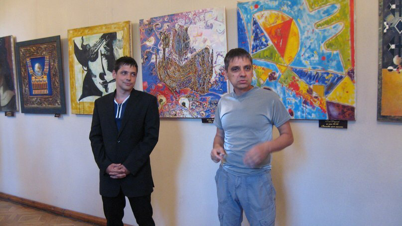 Я с отцом на выставке своих картин. Ничего общего с академизмом 