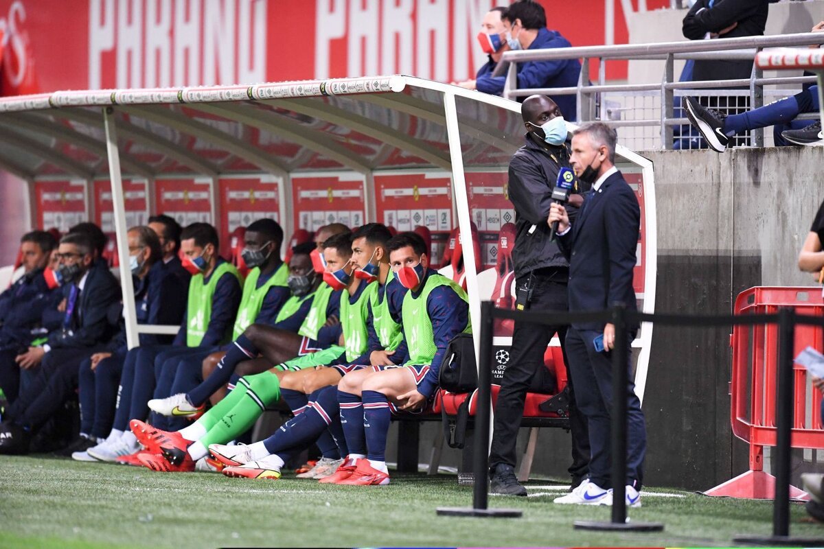 ТАК ВСЕ НАЧИНАЛОСЬ: ЛИОНЕЛЬ МЕССИ СМОТРЕЛ ЗА ИГРОЙ СО СКАМЕЙКИ.WWW.IMAGO-IMAGES.DE/GLOBAL LOOK PRESS