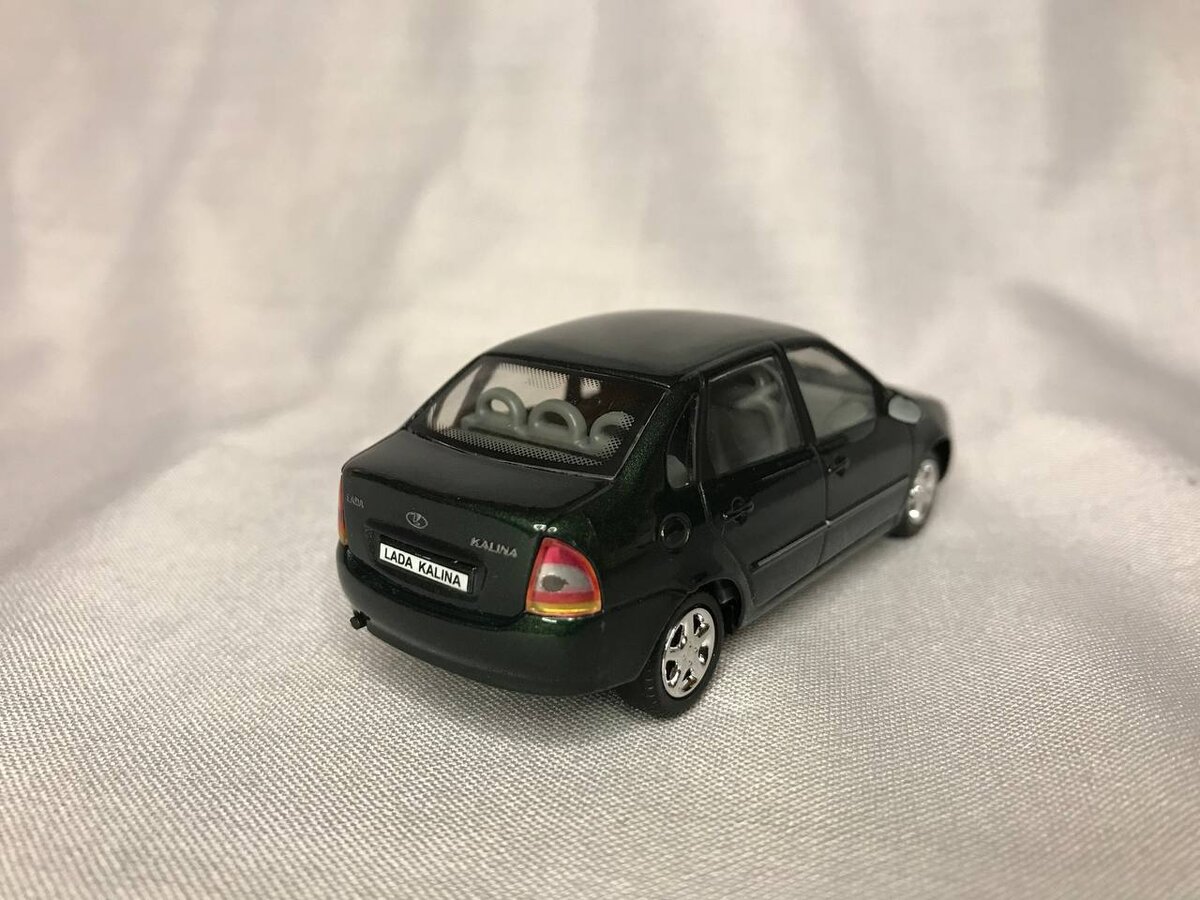 Первый шок - это осознание того, что у нее ничего не открывается. Только спустя время я пойму, что это преимущество, а не недостаток. Это будет потом, а в момент первой встречи - я был на секунду огорчен и обескуражен. 