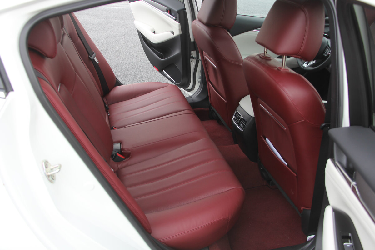 Тойота Камри или Мазда 6? Поменялись цветами, и что? | AUTOMPS | Дзен