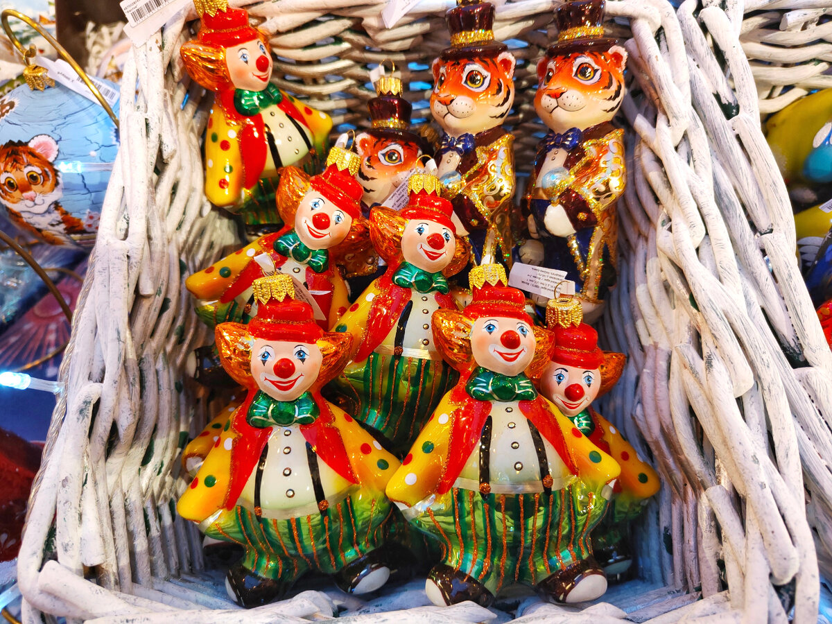 Клоун Фантик - 2900 рублей и Тигр иллюзионист, фото автора