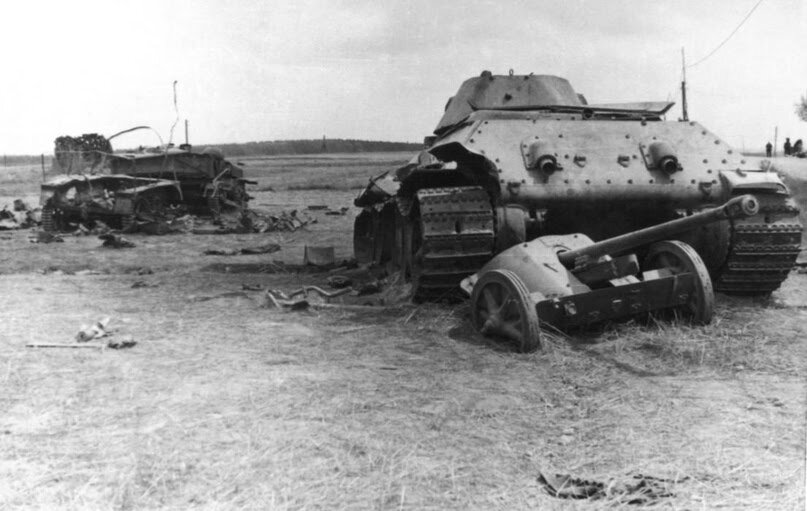  Из-за таких фотографий в комментариях потом танкистов обвиняют в глупости