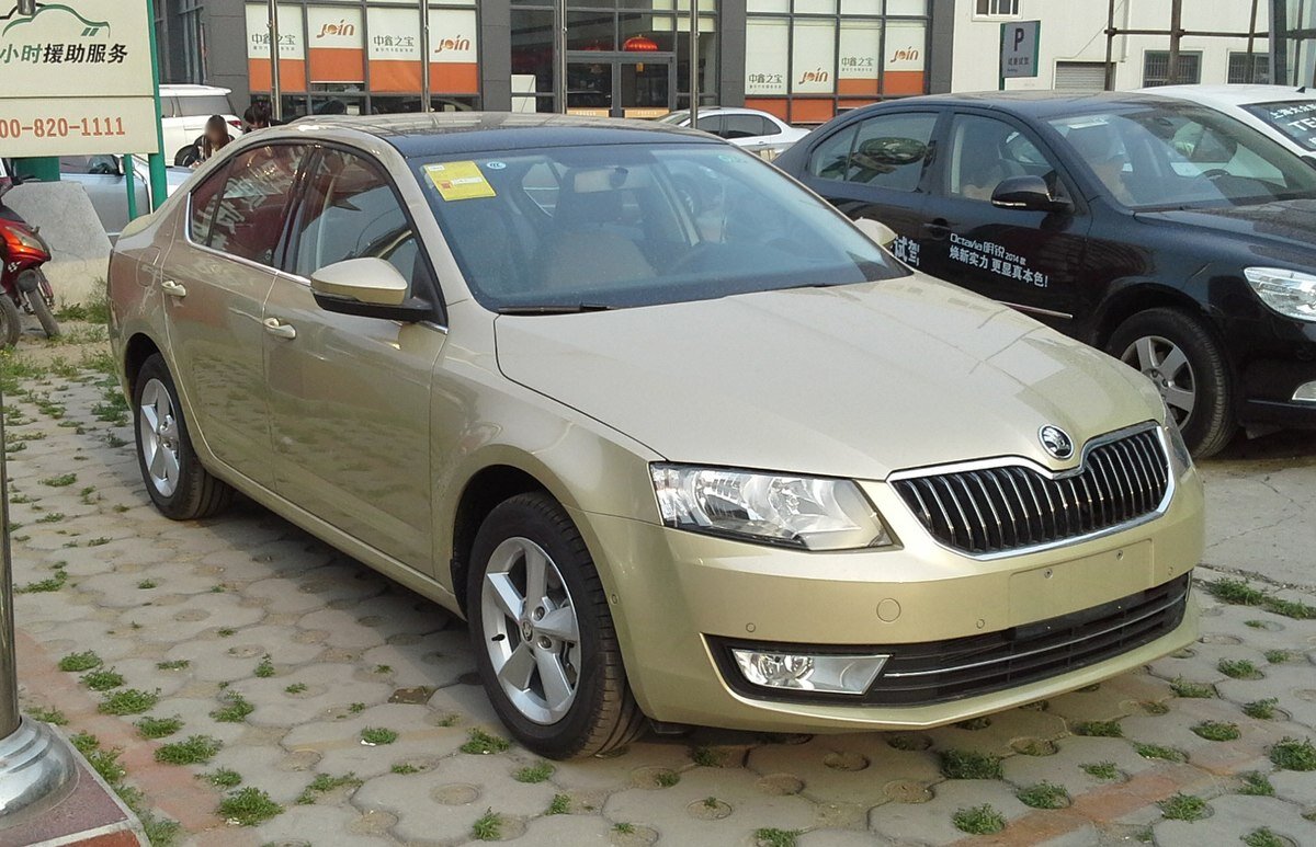 Теперь возьмем Октавию постарше, допустим, А7                                                       Navigator84, CC BY-SA 4.0 <https://creativecommons.org/licenses/by-sa/4.0>, via Wikimedia Commons