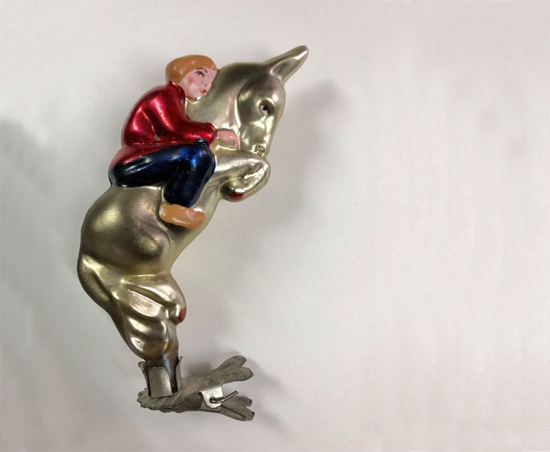 Фото с сайта https://molva33.ru/samye-dorogie-elochnye-igrushki-sssr-kotorye-sejchas-stoyat-beshenyh-deneg/ 