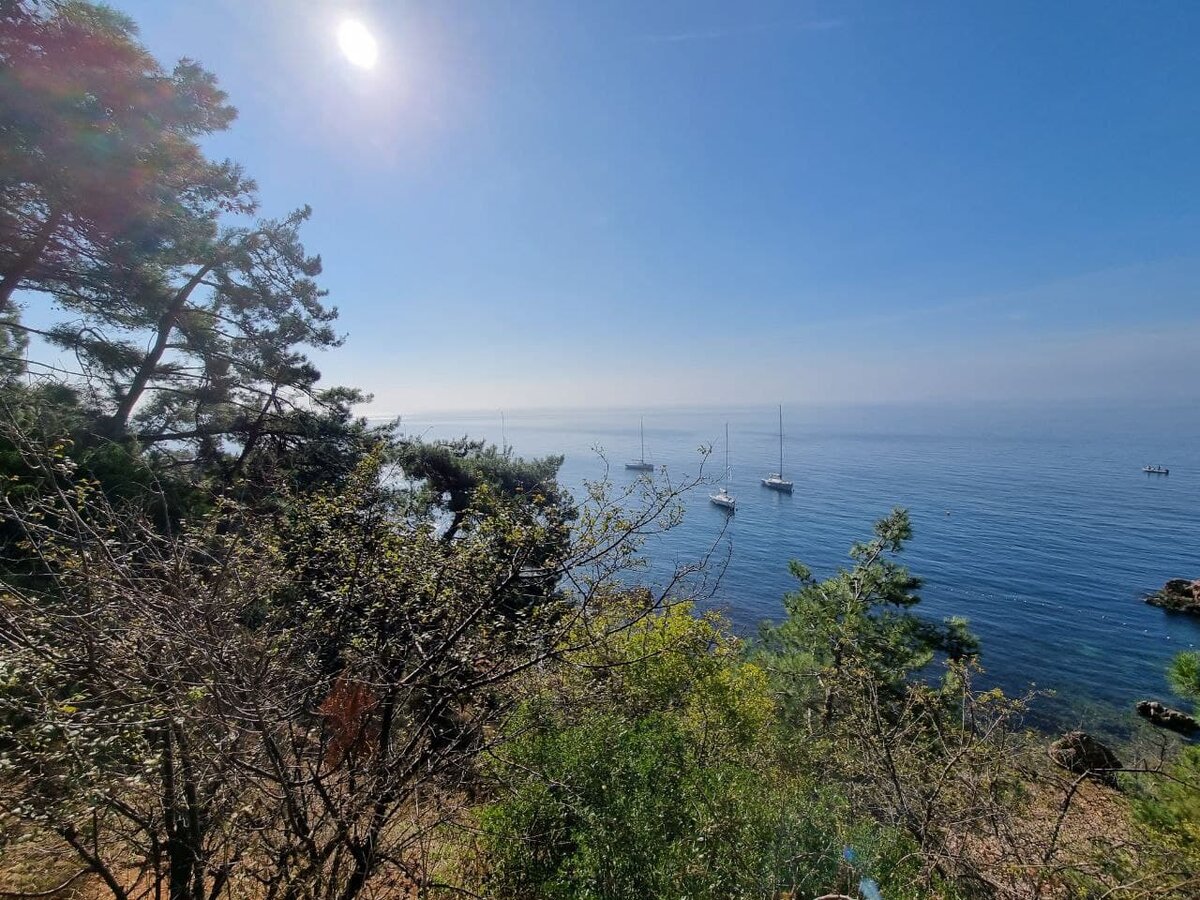 Безмятежный закат у моря. Так безмятежен был и капитализм в мире. Чем это закончится?