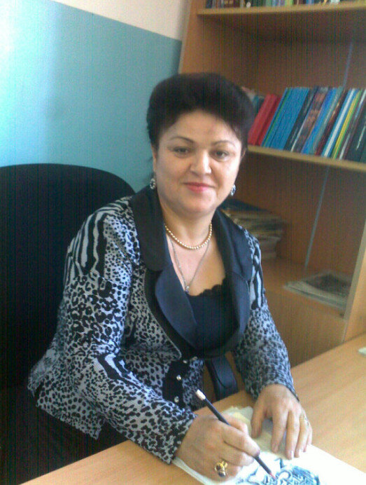 На фото: Эминат Даудовна Заирбекова. 
