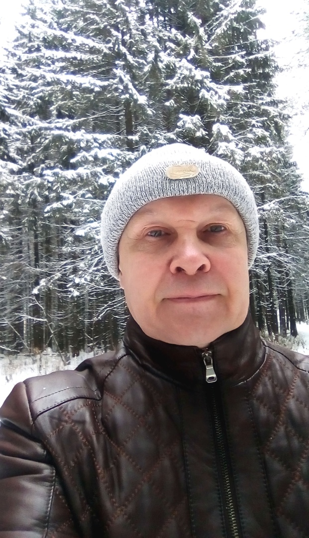 СЕРГЕЙ ИЛЬЧУКОВ По своим экспедициях написал и издал научные монографии о КОМИ ЛЕСАХ