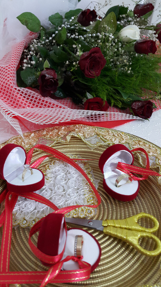 Помолвочное и свадебные кольца