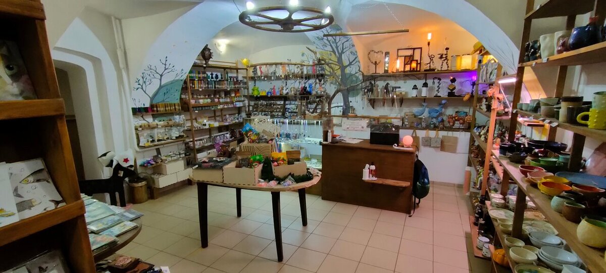 Фото творческого магазина в Санкт-Петербурге Larchik Shop