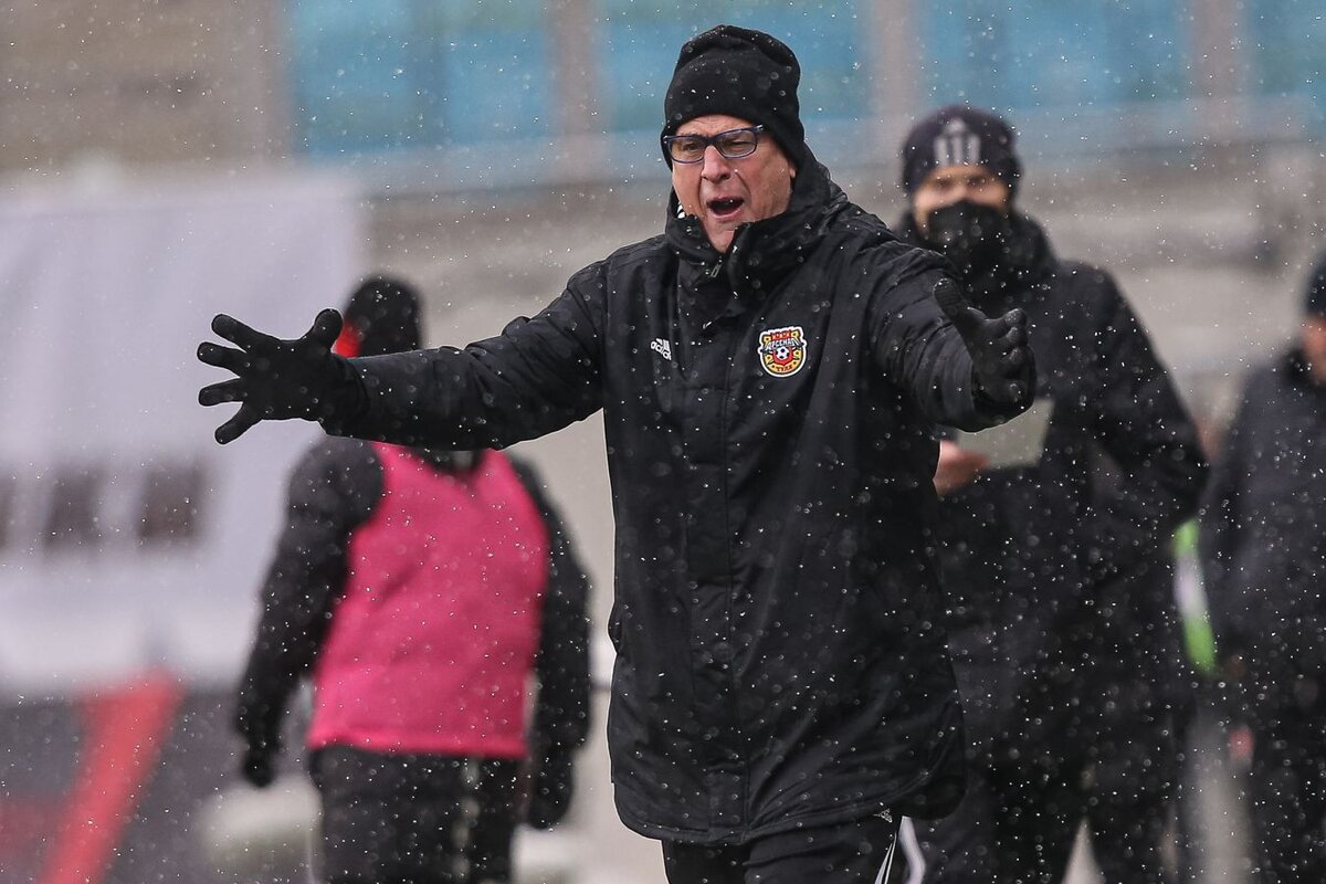 Суровый Миодраг Божович в суровых погодных условиях