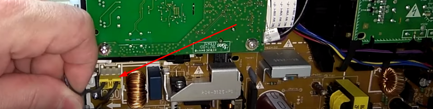 Освобождаем разъем на 220В