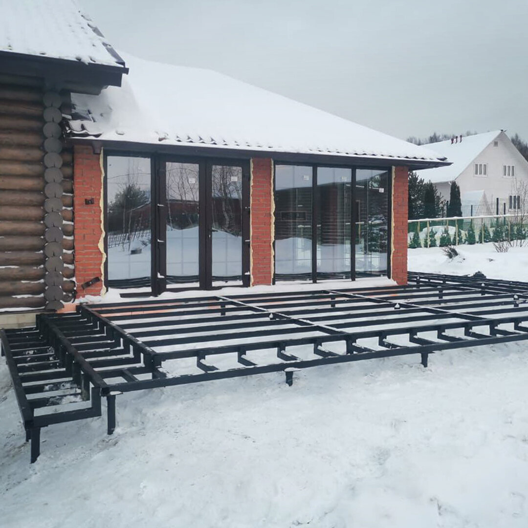 Свайно-винтовой фундамент под террасу