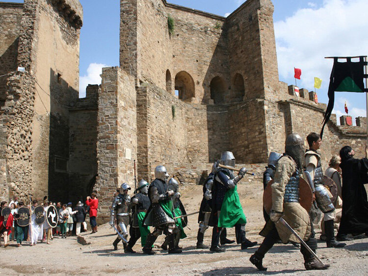 Фото с https://festival-sudak.ru