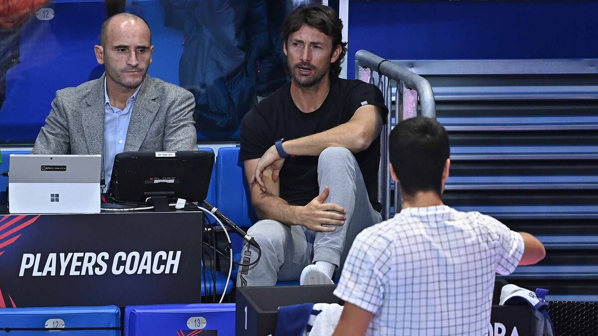 Теперь тренеры смогут выдавать подсказки прямо во время матча