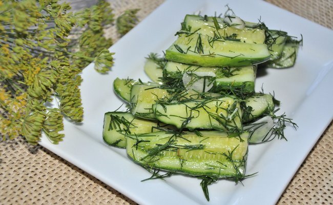 Рецепт малосольных огурцов в пакете с чесноком и укропом — вкусные и ароматные домашние маринованные огурцы