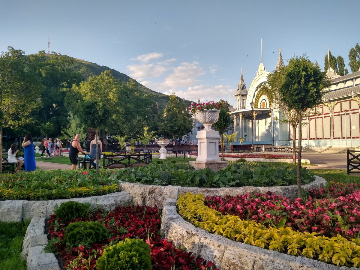 Фото парка цветник в пятигорске