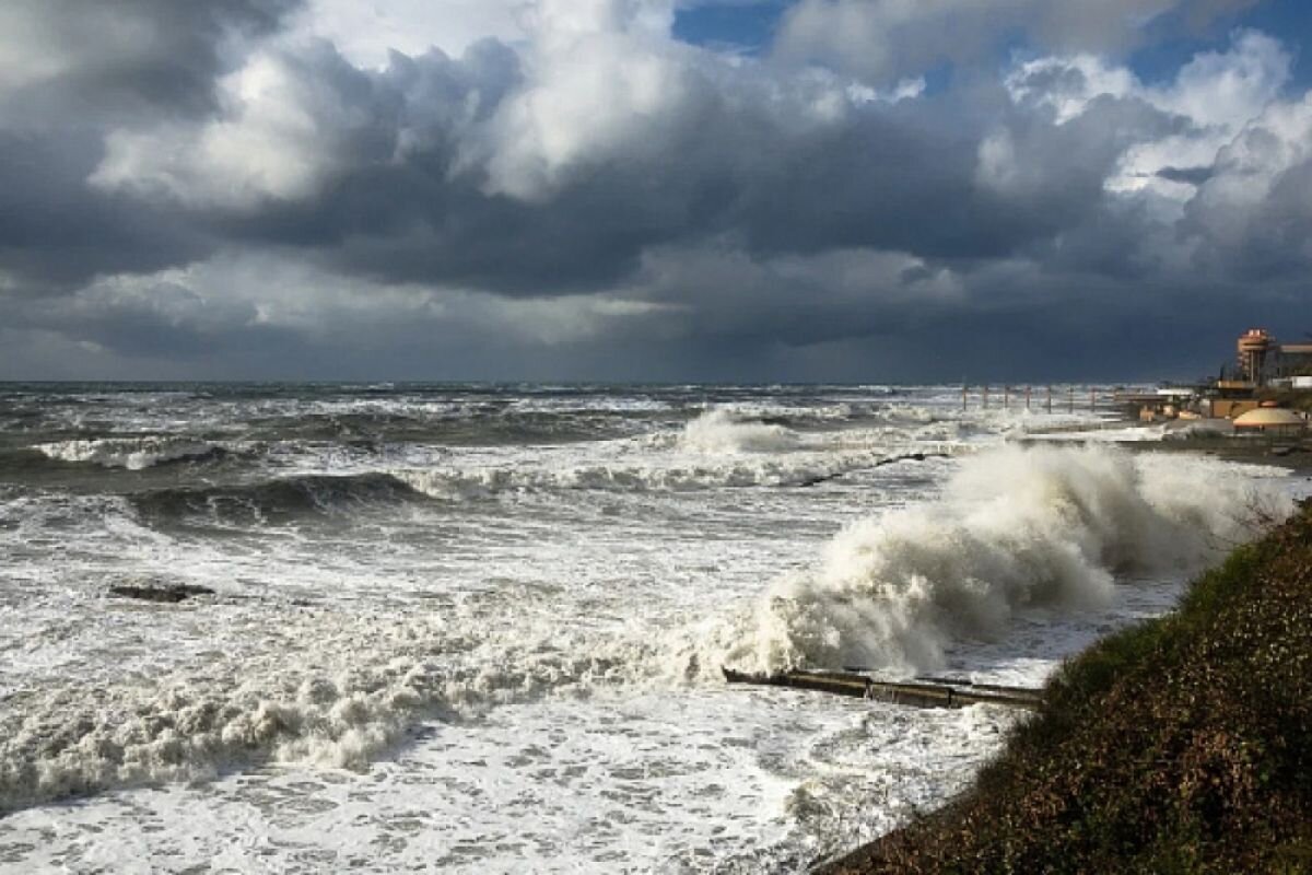    В Сочи объявлено штормовое предупреждение с вечера 10 июля