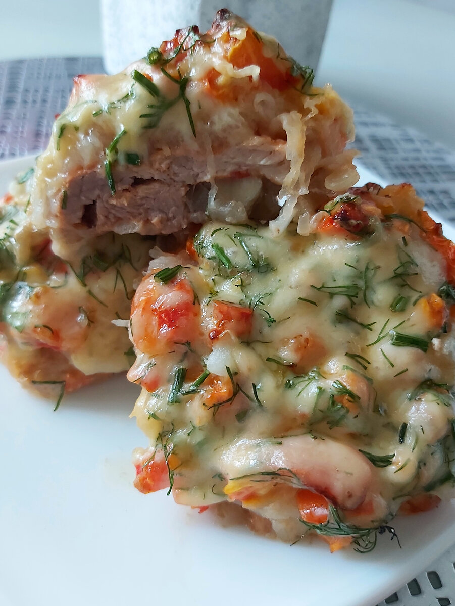 Видео-рецепт свинины по-французски с помидорами и сыром