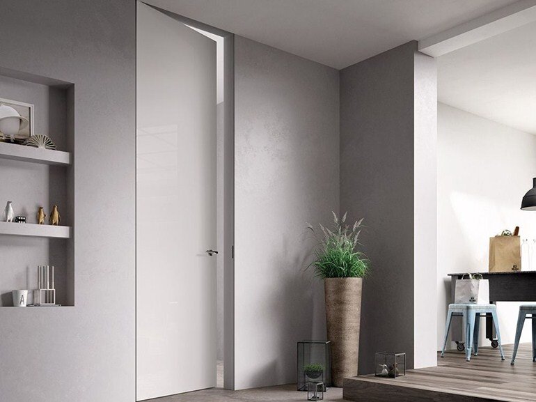 Замаскированная дверь в интерьере