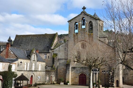 Аббатство Обазин (где воспитывалась Героиня)