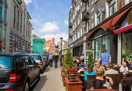 Рига строй. Латвия туристы. Как живет сейчас латвия. Рига уровень жизни. Как живет сейчас латвия.