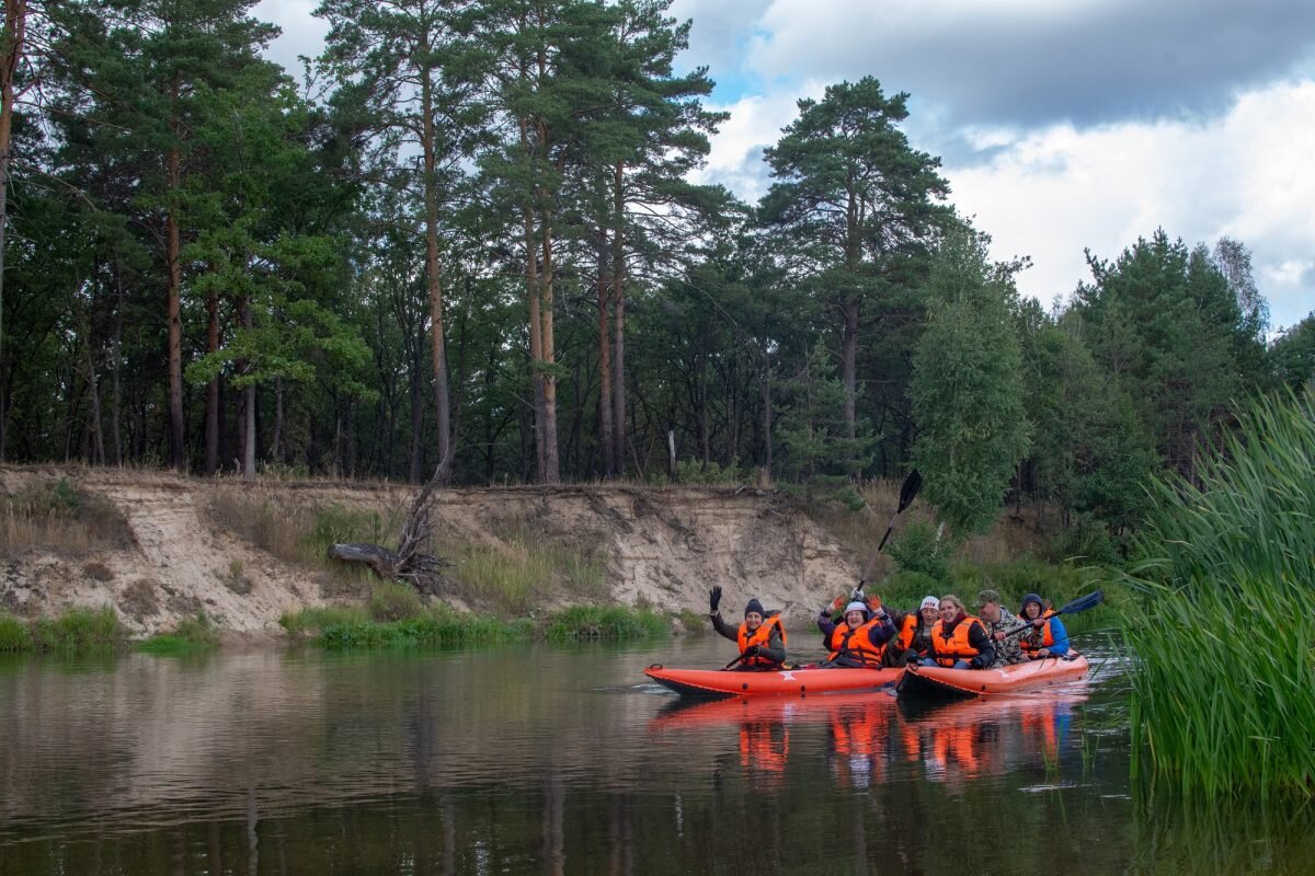    Участники активно отдыхают и расчищают водоемы Мария Материкова