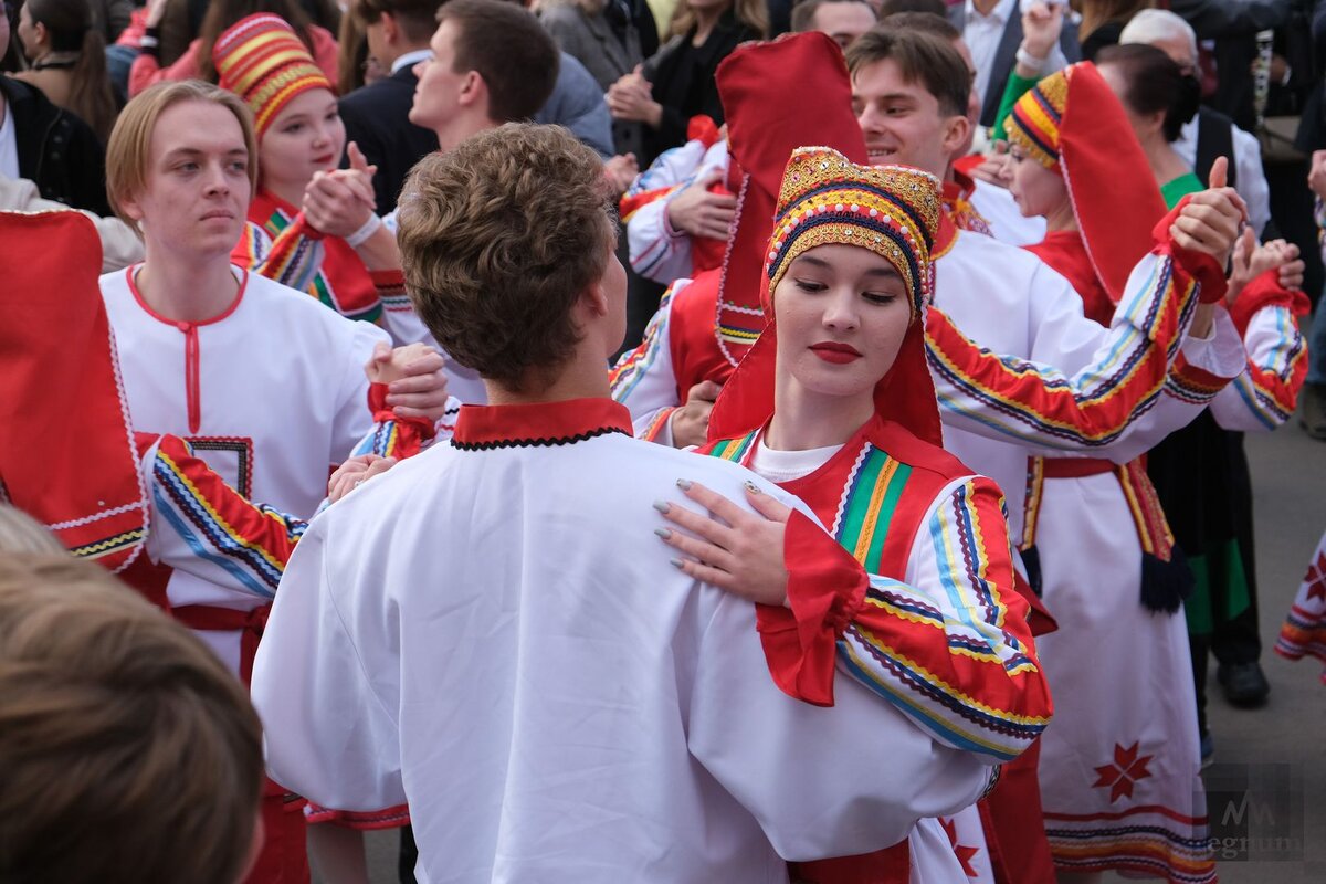    «Вальс народов России» Василий Иванов © ИА REGNUM