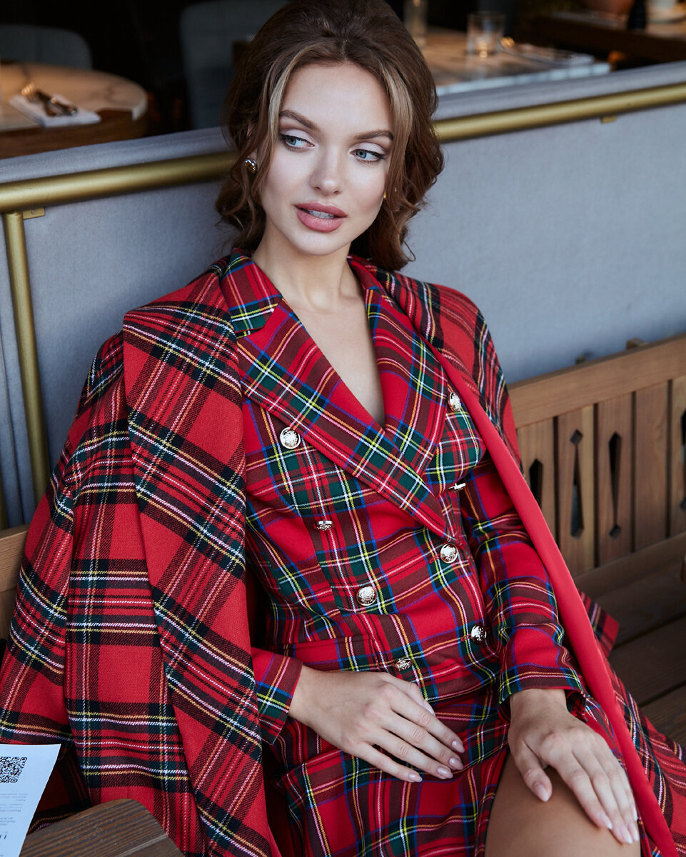 Платье Адриан и пальто Лавли от Charisma