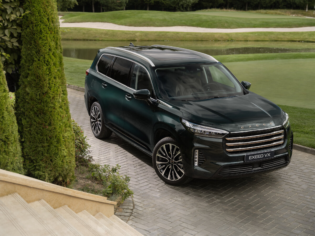 На фото: кроссовер Exeed VX в комплектации President Limited Edition