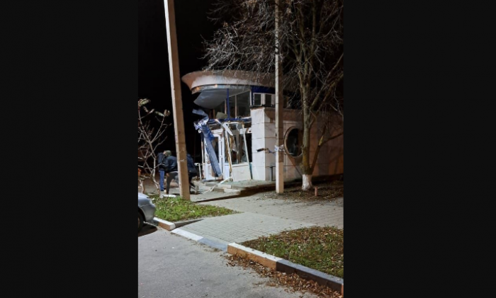    В результате обстрела разрушен киоск. Фото: группа Белгород Новости в соцсети Вконтакте